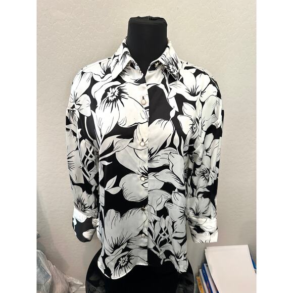 HOUSE OF HARLOW | White Black Modern Floral Silky Button Front Blouse | Small - Picture 2 of 6